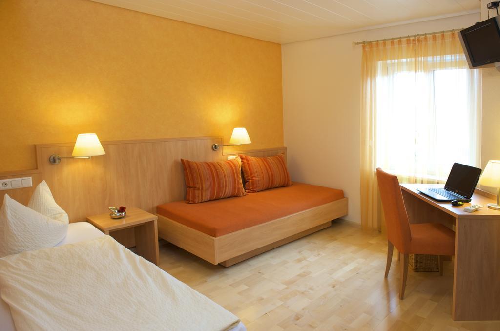 Gasthof Zum Kreuz Neuenburg am Rhein Room photo